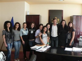 Кандидатките за Царица Роза се запознаха с работата на Община Казанлък