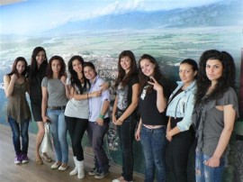 Кандидатките за Царица Роза се запознаха с работата на Община Казанлък