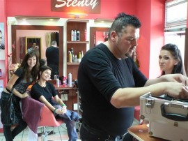 Казанлъшкият топ коафьор Стенли ще разкрасява кандидат-цариците