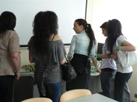 Кандидатките за Царица Роза се запознаха с работата на Община Казанлък