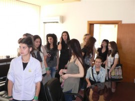 Кандидатките за Царица Роза се запознаха с работата на Община Казанлък