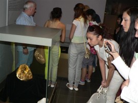 Претендентките за “Царица Роза“ обиколиха забележителности в общината