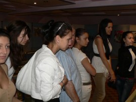 Претендентките за “Царица Роза“ обиколиха забележителности в общината