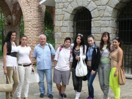 Претендентките за “Царица Роза“ обиколиха забележителности в общината