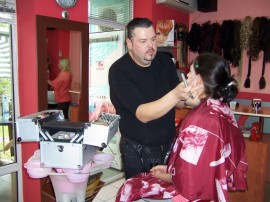 Казанлъшкият топ коафьор Стенли ще разкрасява кандидат-цариците