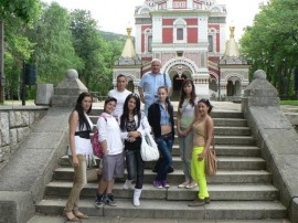 Претендентките за “Царица Роза“ обиколиха забележителности в общината