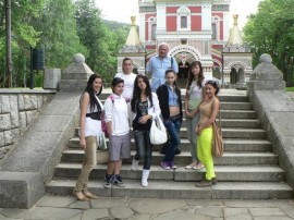 Претендентките за “Царица Роза“ обиколиха забележителности в общината