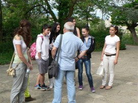 Претендентките за “Царица Роза“ обиколиха забележителности в общината