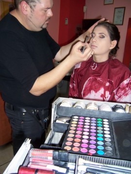 Казанлъшкият топ коафьор Стенли ще разкрасява кандидат-цариците