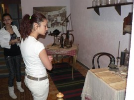 Претендентките за “Царица Роза“ обиколиха забележителности в общината