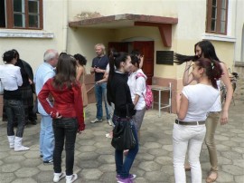 Претендентките за “Царица Роза“ обиколиха забележителности в общината