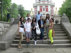 Претендентките за “Царица Роза“ обиколиха забележителности в общината