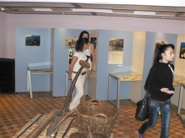 Претендентките за “Царица Роза“ обиколиха забележителности в общината