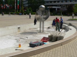 Започна ремонт на шадравана на центъра / Новини от Казанлък