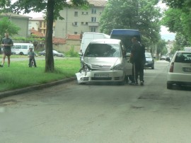 Катастрофа в Казанлък спря деца от състезание