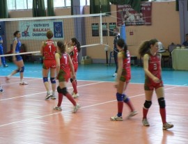 „Левски“ и „ЦСКА“ започнаха с победи в Казанлък