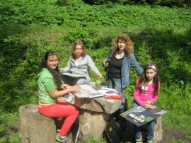 Казанлъчани се завърнаха с две награди от пленер в Етъра