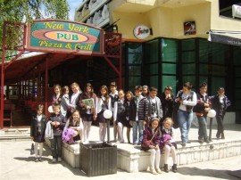 Третокласници се учат на предприемачество