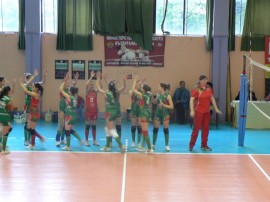 С много сълзи волейболният ни клуб изпрати две абитуриентки