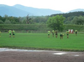 4 гола и 2 червени картона на мач на “Розова долина“