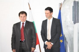 Областният управител представи Петко Карагитлиев пред служителите на администрацията / Новини от Казанлък