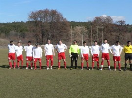 Футболистите на „Розова долина“ си осигуриха оставането във „В“ група / Новини от Казанлък