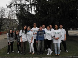 Младежи организират благотворителен футболен турнир в Казанлък / Новини от Казанлък