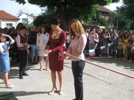 Официално откриха ремонтираната сграда на ОУ “Георги Кирков“ / Новини от Казанлък