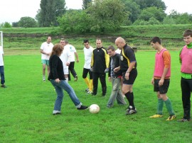 Галина Стоянова дари 1000 лева на благотворителен футболен турнир  / Новини от Казанлък