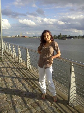 Джелина Акова - участничка в конкурса “Царица Роза“