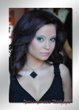 Джелина Акова - участничка в конкурса “Царица Роза“ / Новини от Казанлък