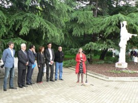 Официално откриха възстановената статуя на Тракийката / Новини от Казанлък