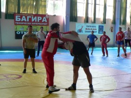  Световен шампион по борба води юношеските национали в Казанлък / Новини от Казанлък