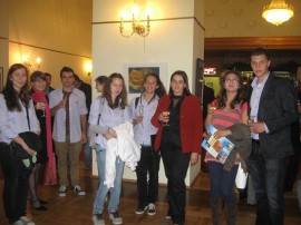 Цецка Цачева откри изложбата „В името на розата”  в Народното събрание