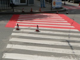 Вече и в Казанлък има червени пешеходни пътеки