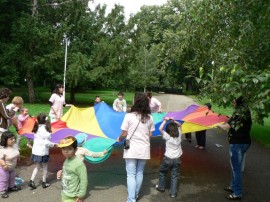 Деца с увреждания се забавляваха в парк “Розариум“