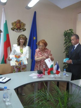 В празничните дни кметът на община Казанлък  проведе делови срещи с чуждестранни делегации