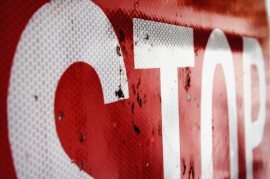 Френски пенсионер и жена шофьор си оспориха предимството на „Стоп“ / Новини от Казанлък