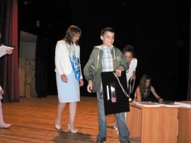 Наградиха талантите от националния конкурс “Казанлъшка роза“