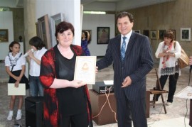 Трима казанлъшки директори и учители получиха грамоти “Неофит Рилски“ / Новини от Казанлък