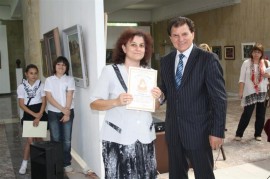 Трима казанлъшки директори и учители получиха грамоти “Неофит Рилски“