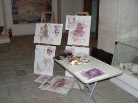 В Казанлък рисуват картини с вино и розово масло 