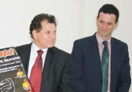 Областният управител търси спонсор на казанлъшкия футбол / Новини от Казанлък