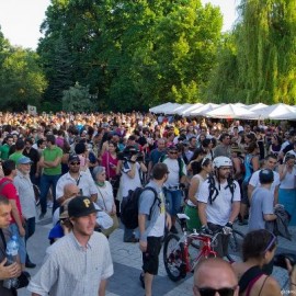 На Орлов мост протестират и казанлъчани