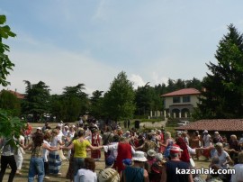 С традиционни ритуали посрещнахме Еньовден