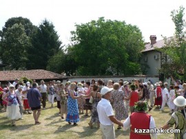 С традиционни ритуали посрещнахме Еньовден