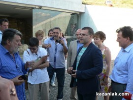 Симеон Дянков посети Голямата Косматка и обеща 1,5 милиона за казанлъшките гробници