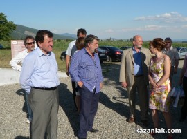 Симеон Дянков посети Голямата Косматка и обеща 1,5 милиона за казанлъшките гробници