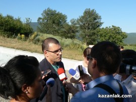 Симеон Дянков посети Голямата Косматка и обеща 1,5 милиона за казанлъшките гробници