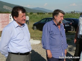 Симеон Дянков посети Голямата Косматка и обеща 1,5 милиона за казанлъшките гробници